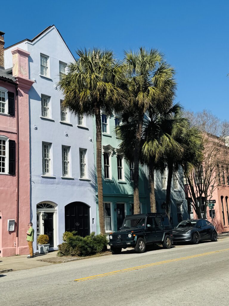 Rainbow Row Charleston, colorful townhomes