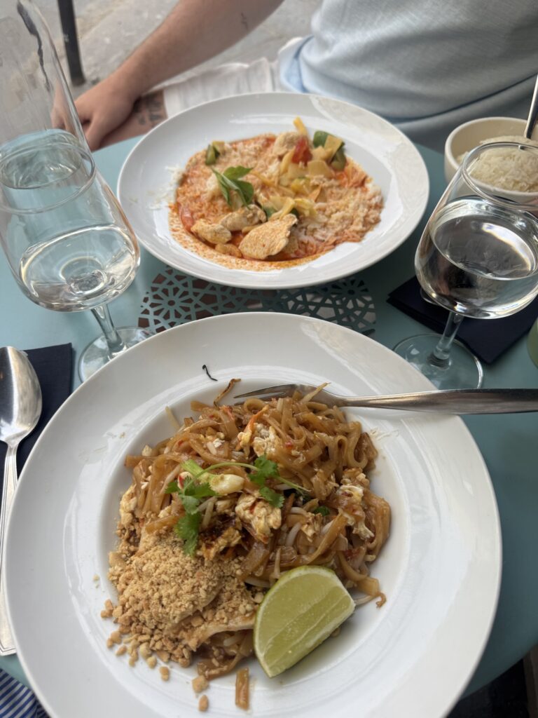 Dinner at Au Petit Thai in Paris
