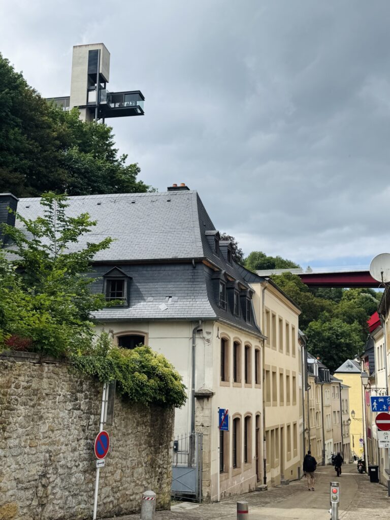 Pfaffenthal elevator over city street
